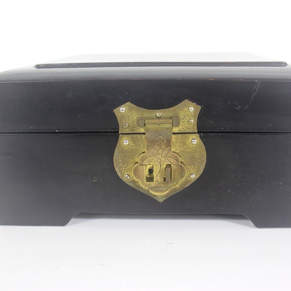 Vintage Black Lacquered Wood Jewelry Box, Lacquerware Japanese Jewellery Storage - Picture 4 of 8